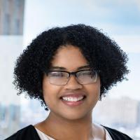 Minnelly Vasquez, LCSW Profile Headshot